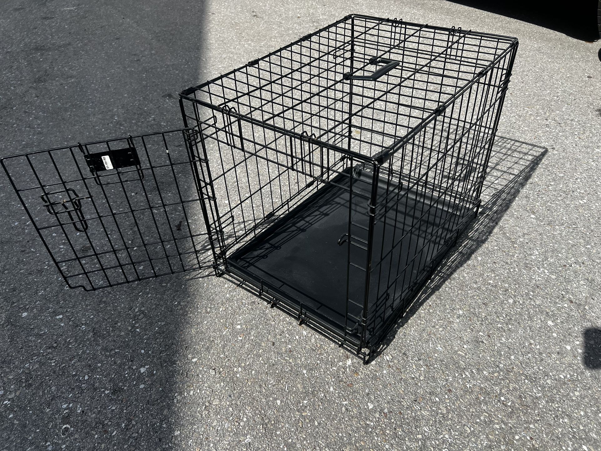 24x17x19in Black Metal Single Door Dog Pet Animal Cage Containment Crate! Great for dogs 30lbs and under.