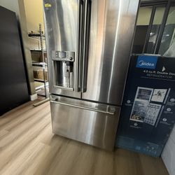 Café three door, stainless steel ice water and coffee