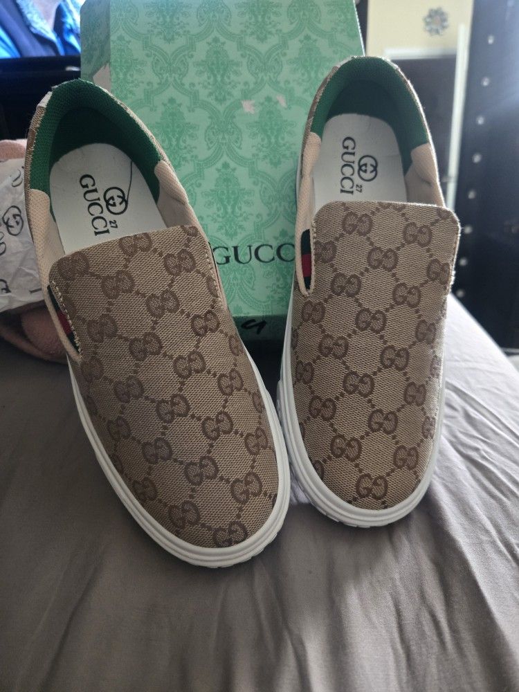 Shoe