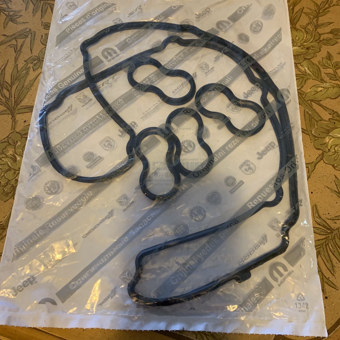 Factory Sealed Valve Cover Gasket 5.7 Liter Hemi New