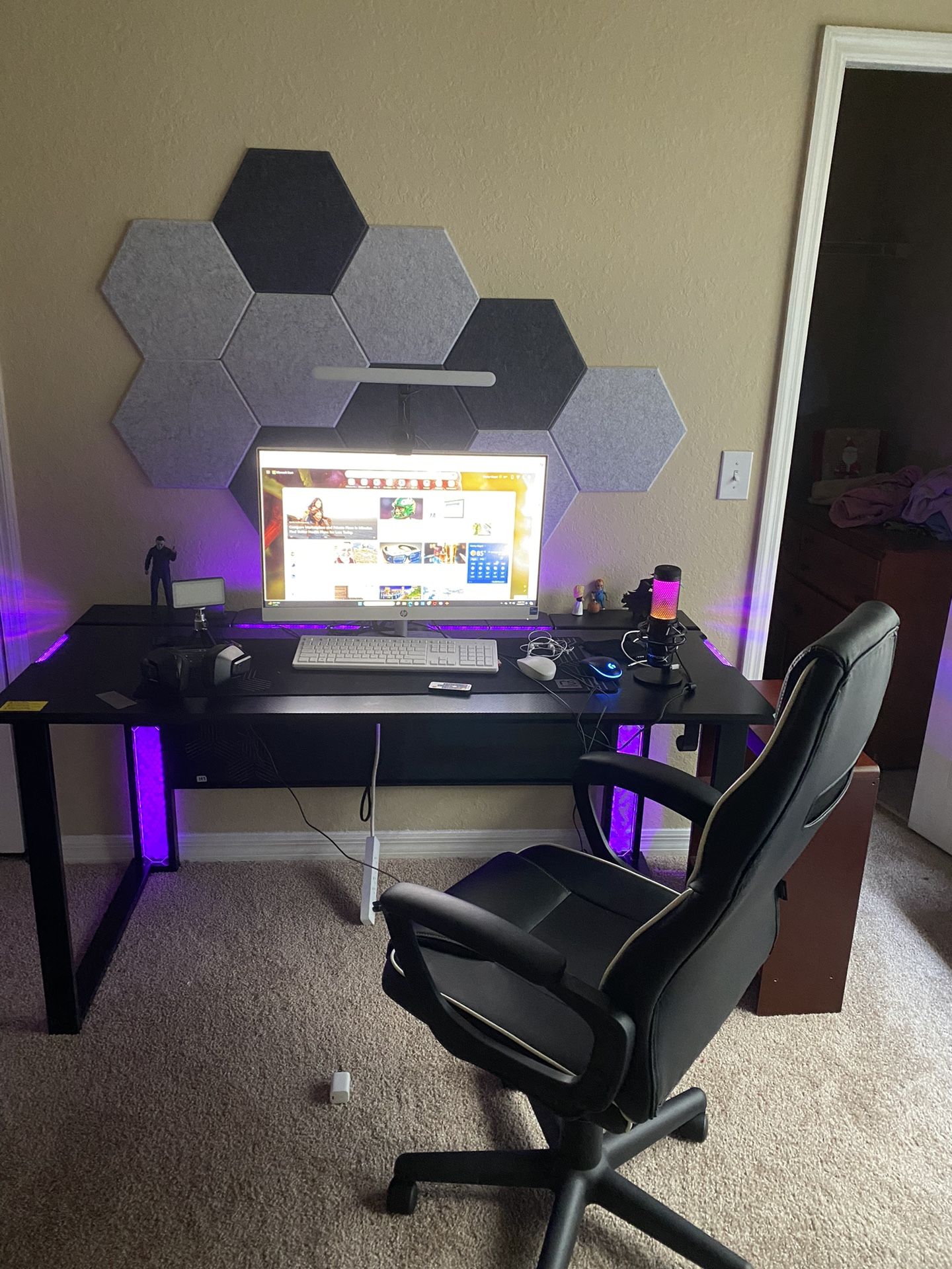 Streaming Kit With Desktop And Gaming Chair