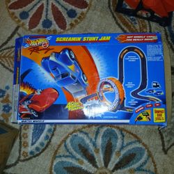 HOTWHEELS RACE SET "PLEASE READ "
