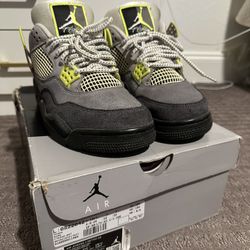 NEON 95s JORDAN 4s