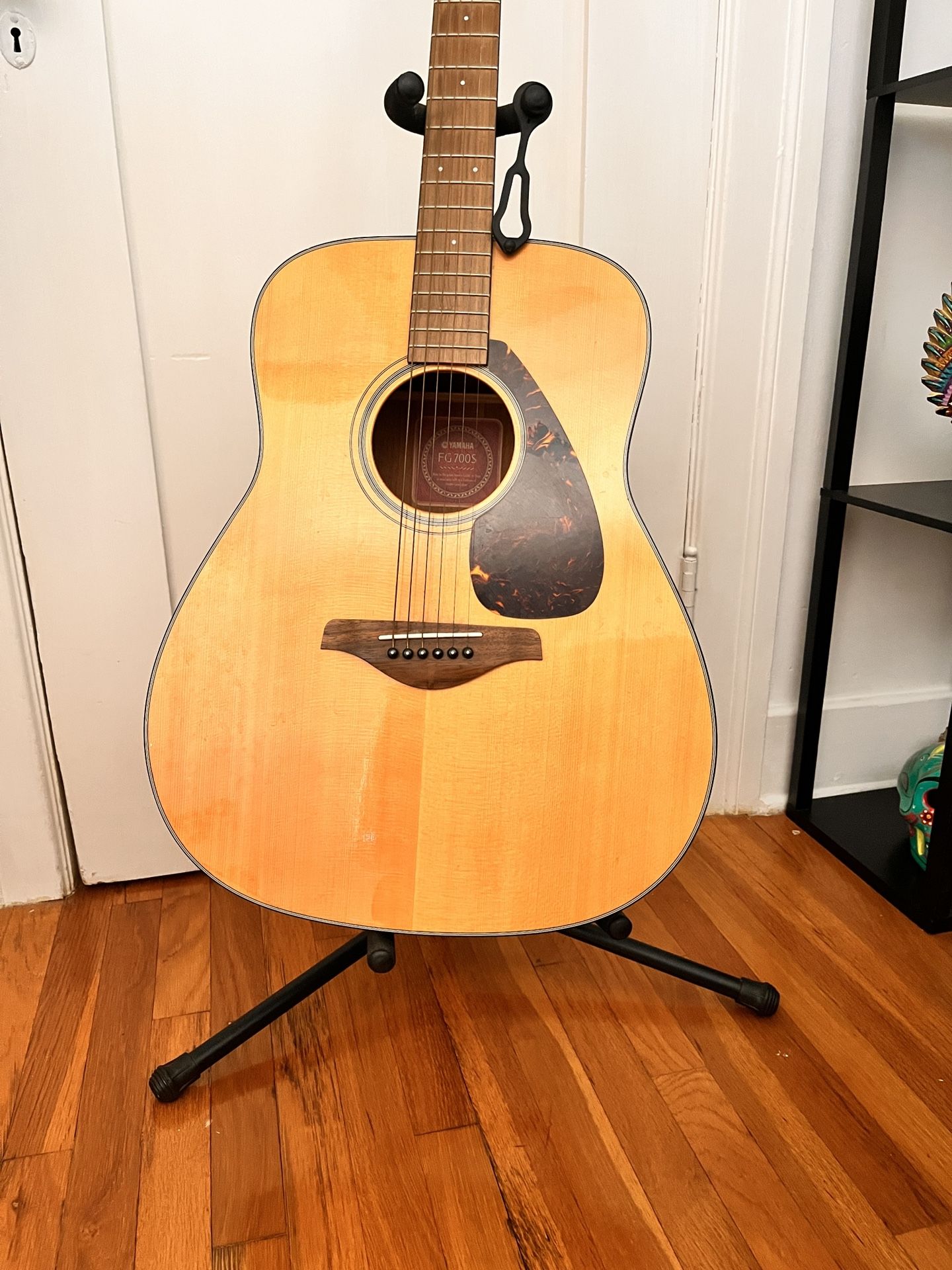 Yamaha FG700S Solid Top Acoustic Guitar