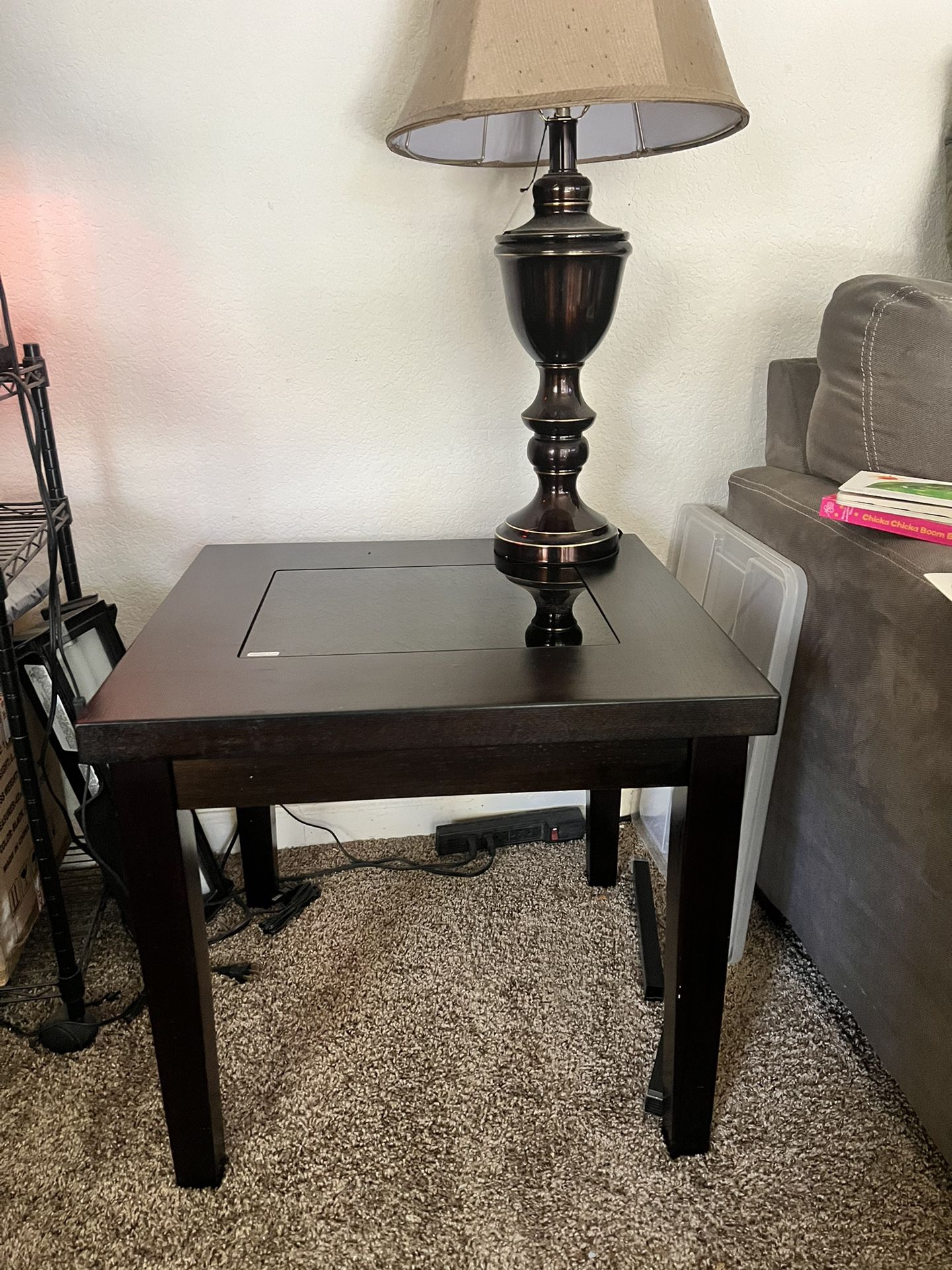 1 Coffee table, 2 End Tables And 2 Lamps Matching Set