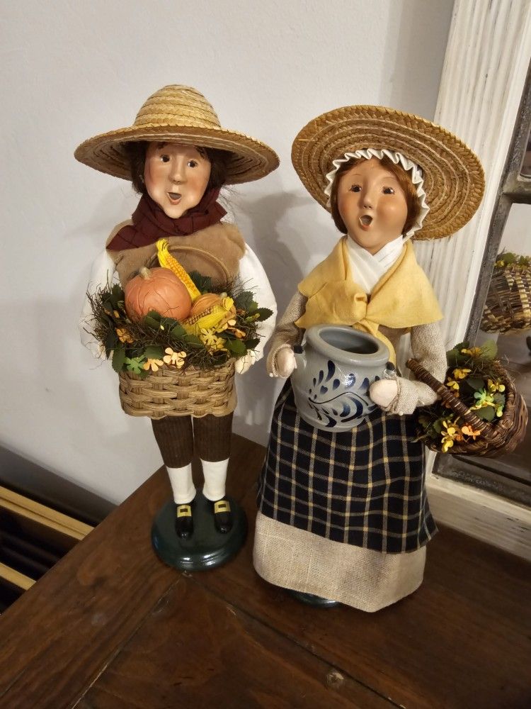 Byers Choice Carolers Thanksgiving Autum 2007 Williamsburg 14" Figures