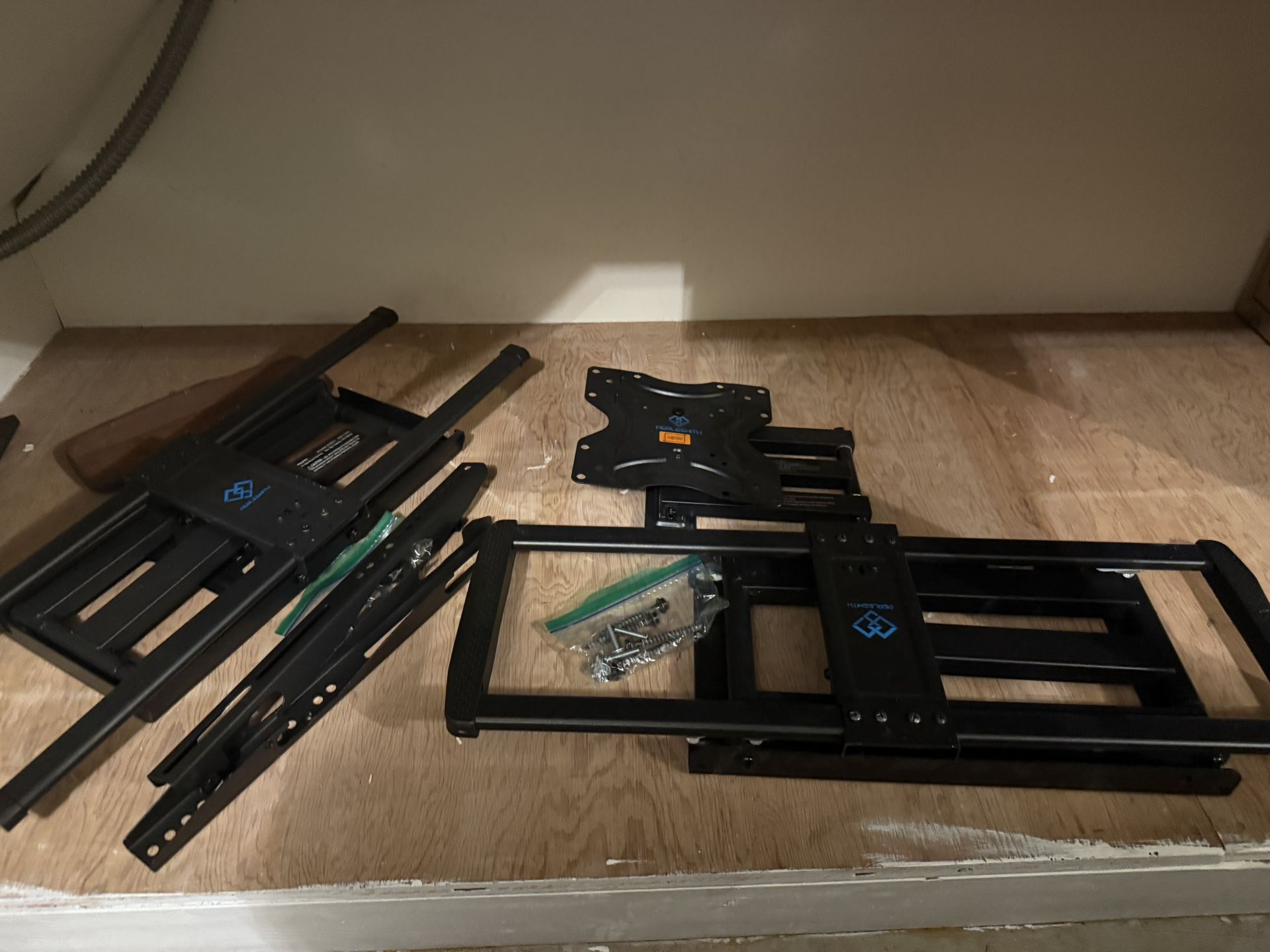 TV Wall Mount Pearlsmith