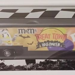 2021 Wave 1 Kyle Busch Skittles Zombie Halloween Hauler 1/64 NASCAR Authentics