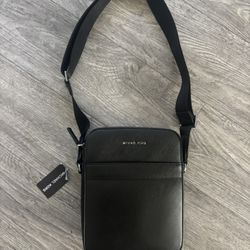 Michael Kors Unisex  Small Medium Travel Bag Messenger Crossbody Black Leather