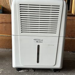 Dehumidifier 