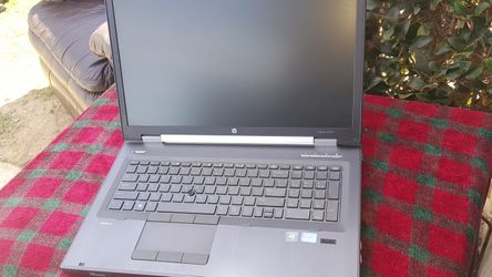 17" hp engineering laptop-i5(3320cpu)2.6ghz,8gigs, 320hd,Bluetooth, webcam, dvdrw,usb 3.0,1gb ded.video-radeon 7700m
