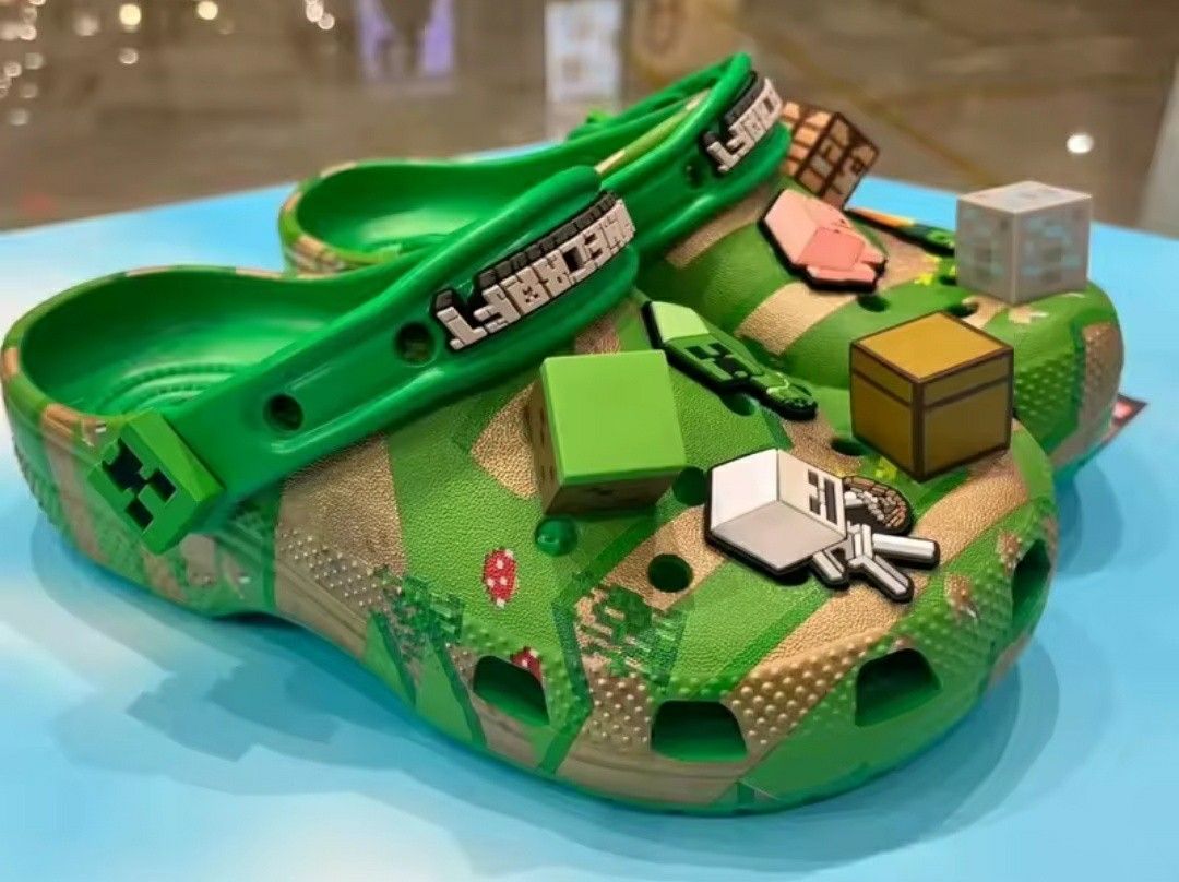 FREE SHIPPING Minecraft Crocs