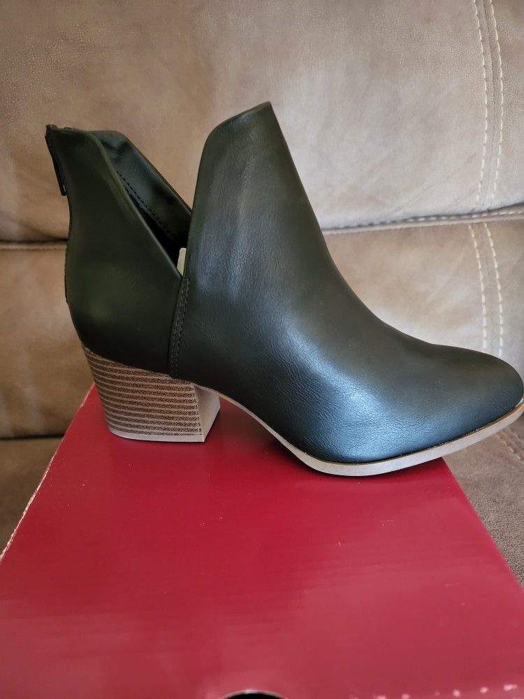 NWT - Black Booties size 5.5