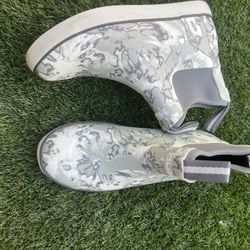 Huk Boots Rain Boots , Fishing And Hiking 