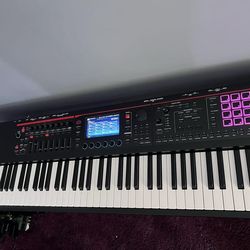 Roland FA-08 Music Workstation (88-key).