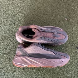 Adidas Yeezy Boost 700 V2