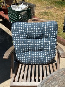 Cushions blue + white