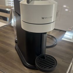 Nespresso Vertuo Next Coffee and Espresso Maker by De'Longhi, White