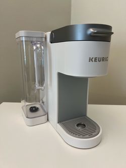 Like New Keurig K-Supreme Coffee Maker + Care Bundle & Box (White)