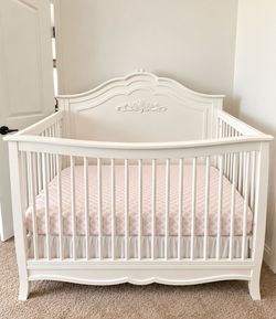 Beautiful White Luxury Baby Crib – Pristine Condition – $250