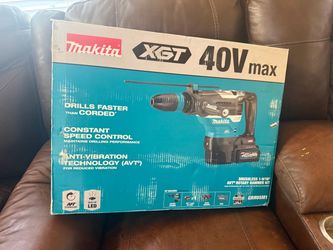 Makita 40V Max XGT Brushless Cordless 1-9/16 in. AVT Rotary Hammer Kit, AFT, AWS Capable (4.0Ah)