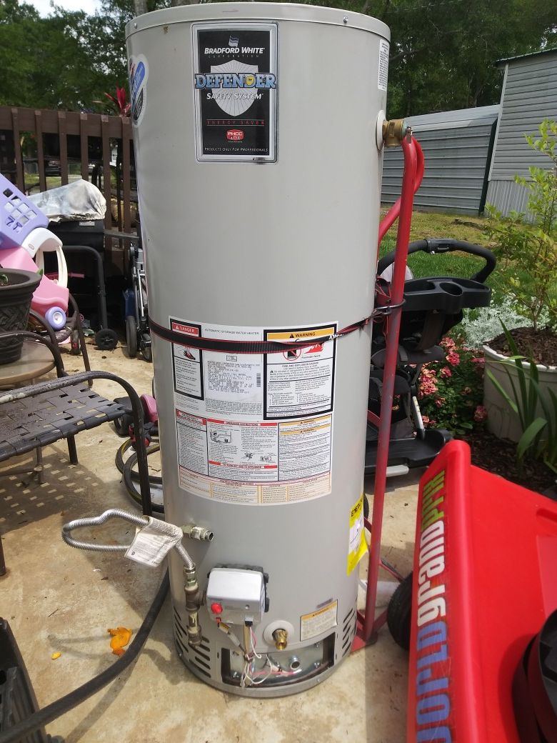 Gas hot water heater Barely Used