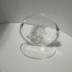 Acrylic Unicorn And Flour Circle Figure 