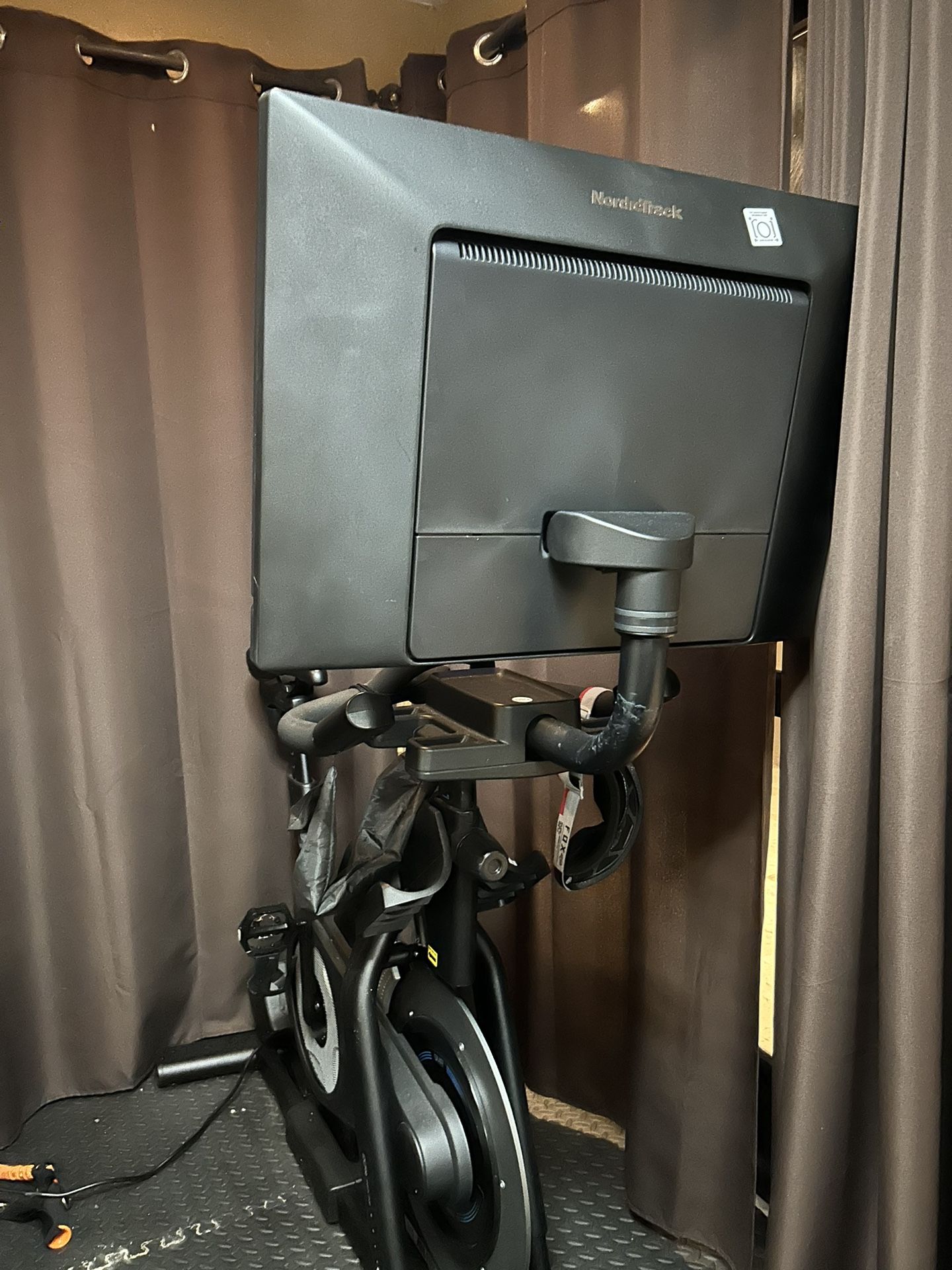 NordicTrack Commercial Series S27 IFIT Exercise Bike