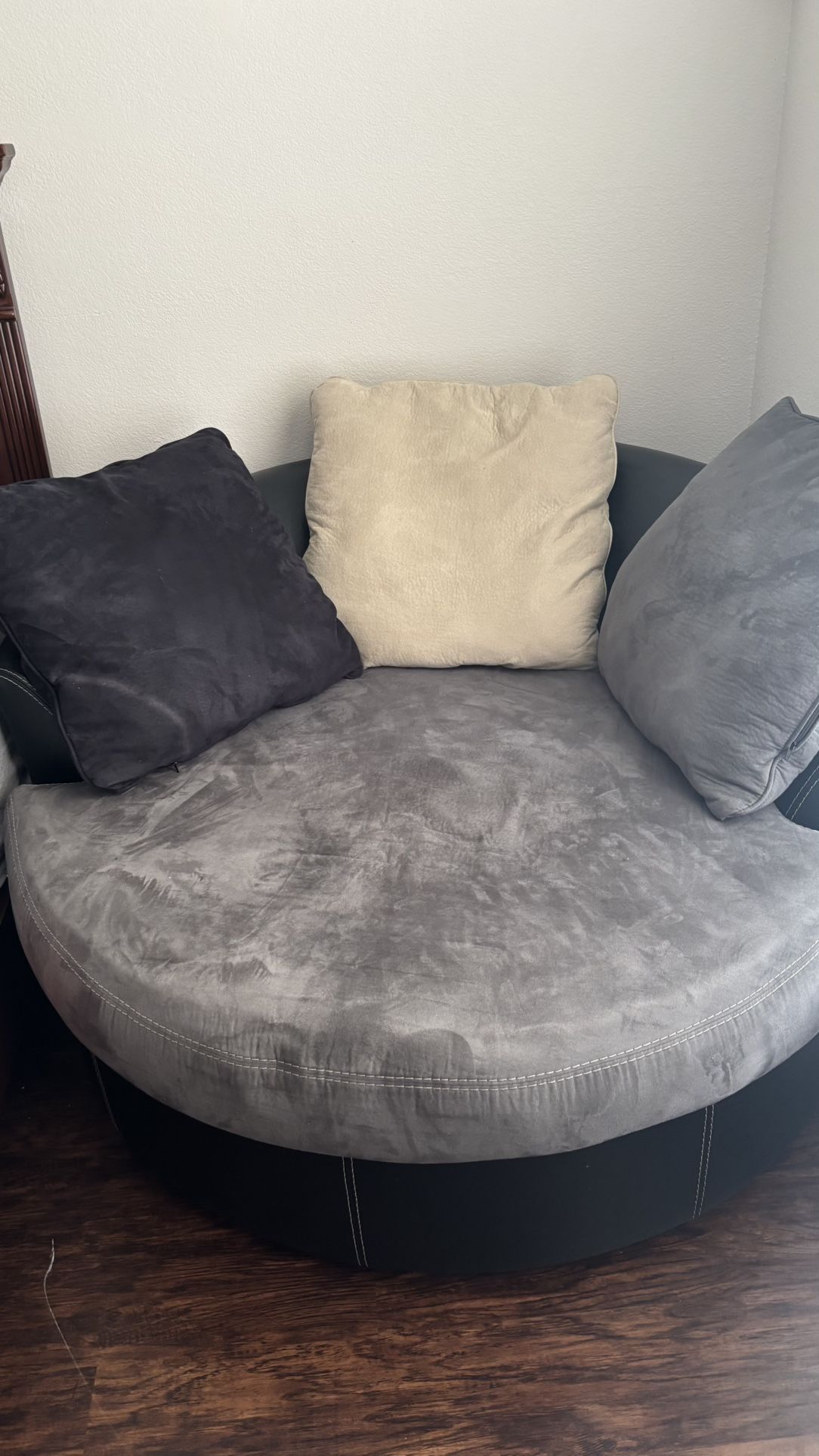 Round Swivel Couch