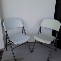 2 Camping Chairs 