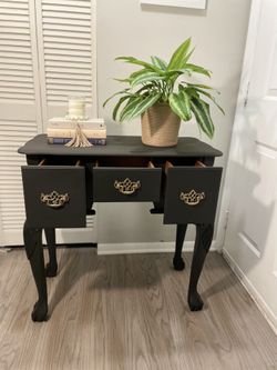 Accent Table