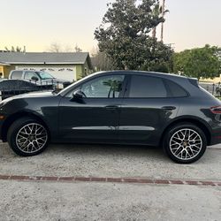 2018 Porche Macan. Clean Title. Low Millage 