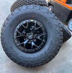 2023 Ford Raptor R RaptorR F-150 F150 Black Beadlock Wheels Rims Tires Performance Package PP OEM 37”