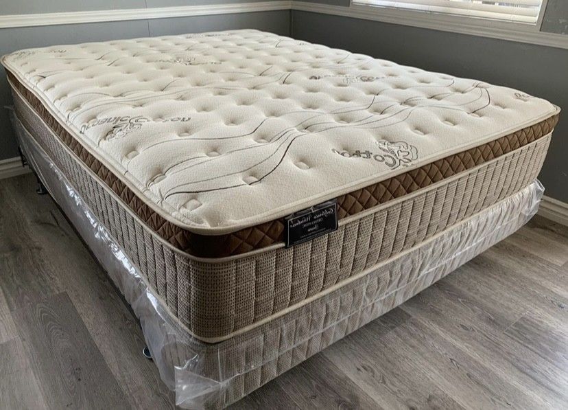 Queen Organic Cloud Edition Europillow Top 12inch Mattress And Boxspring!!