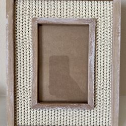 Rustic & Modern 4x6 Rattan Distressed Beige Tan Picture Frame 