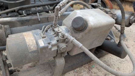 2) Parker Compact Hydraulic Power Unit Pump 108 Series Hydraulics $275 each