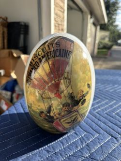 Large Ceramic Vintage Egg ,  Biscuits  CeFranco Americaine Art