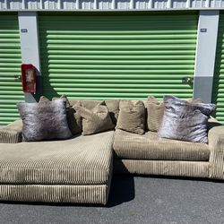 Tan Sectional Sofa Couch (free delivery)🚚