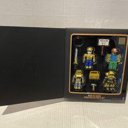 Roblox Icons Gold Collectors Set