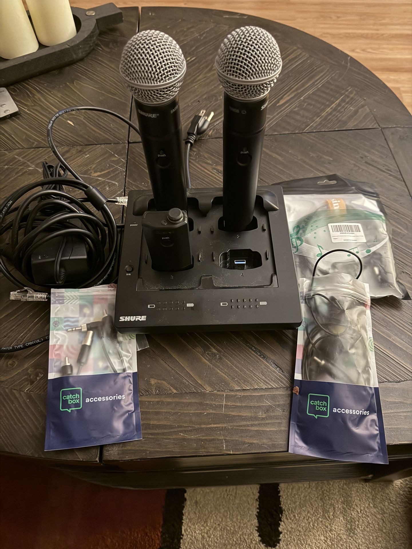 Shure MXWNCS4 Charging Station