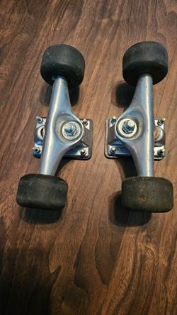 Skateboard trucks and wheels pair