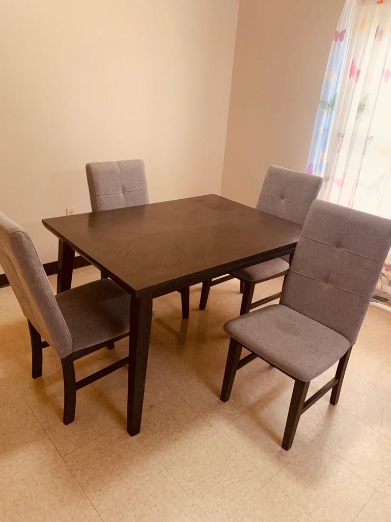 Dining table and 4 chairs