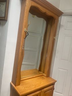 Mirror hutch cabinet
