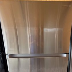 Samsung Refrigerator/ Refrigerador Samsung/ Delivery Available 