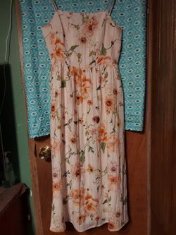 L&M, Women's Cream/floral, Scrappy Midi Dress Size Medium, $12.00