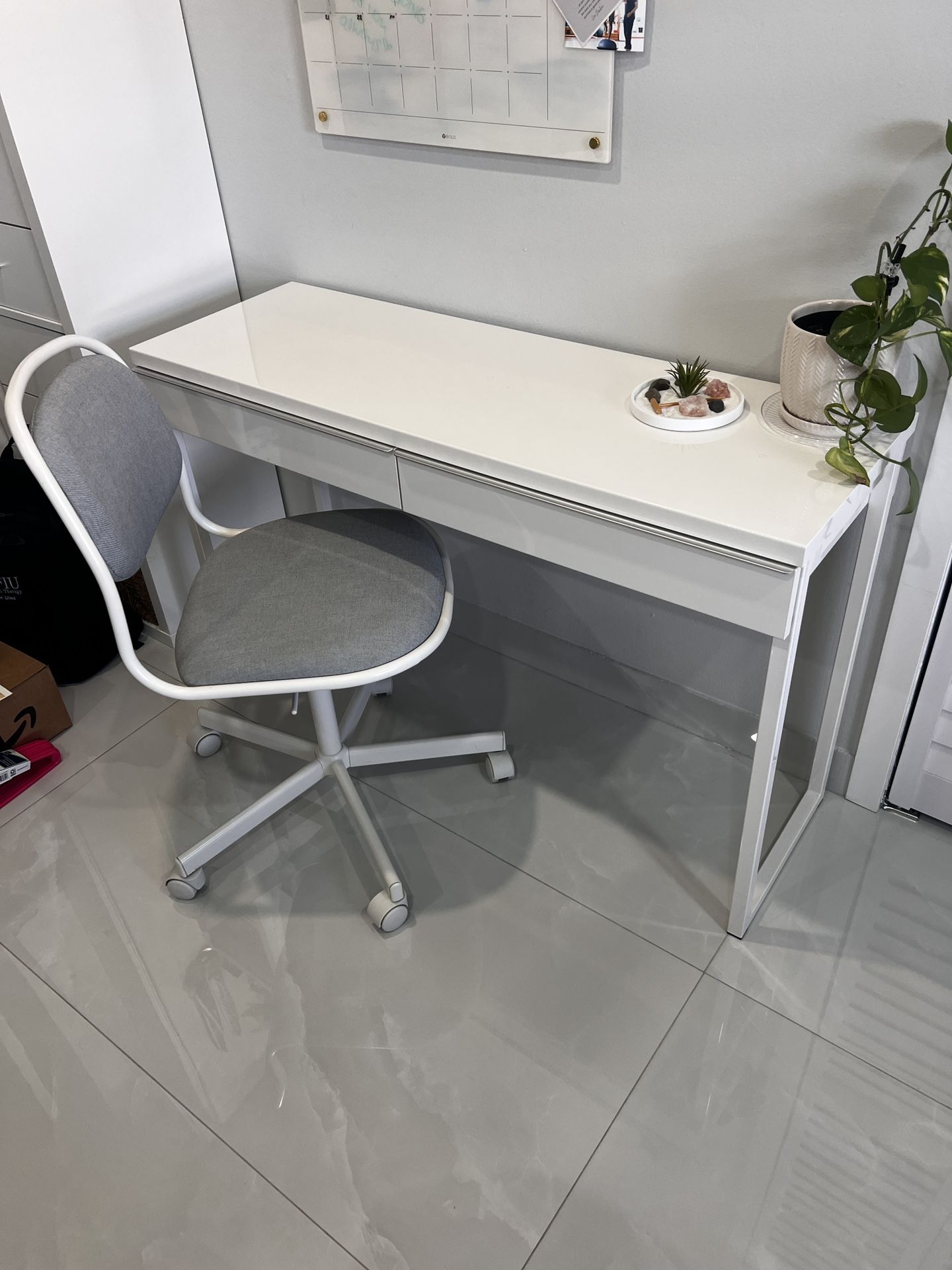 Modern desk  With Chair And Night Stand