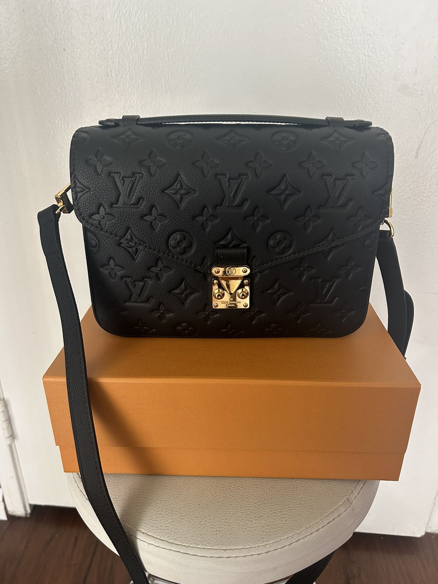 Louis Vuitton Pochette Métis Black Bag