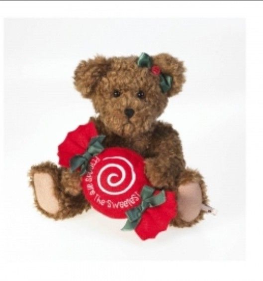 Vintage Boyds Bear Sweetie - 8 inches
she is in a bag but it's not the right one it belongs to a different bear .
she does still have her tag
excell