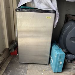 Magic Chef Mini Fridge