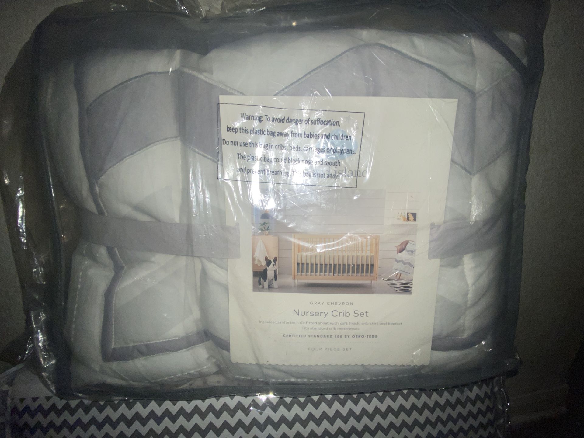 Crib Bedding Set Chevron 4pc - Cloud Island™ Gray